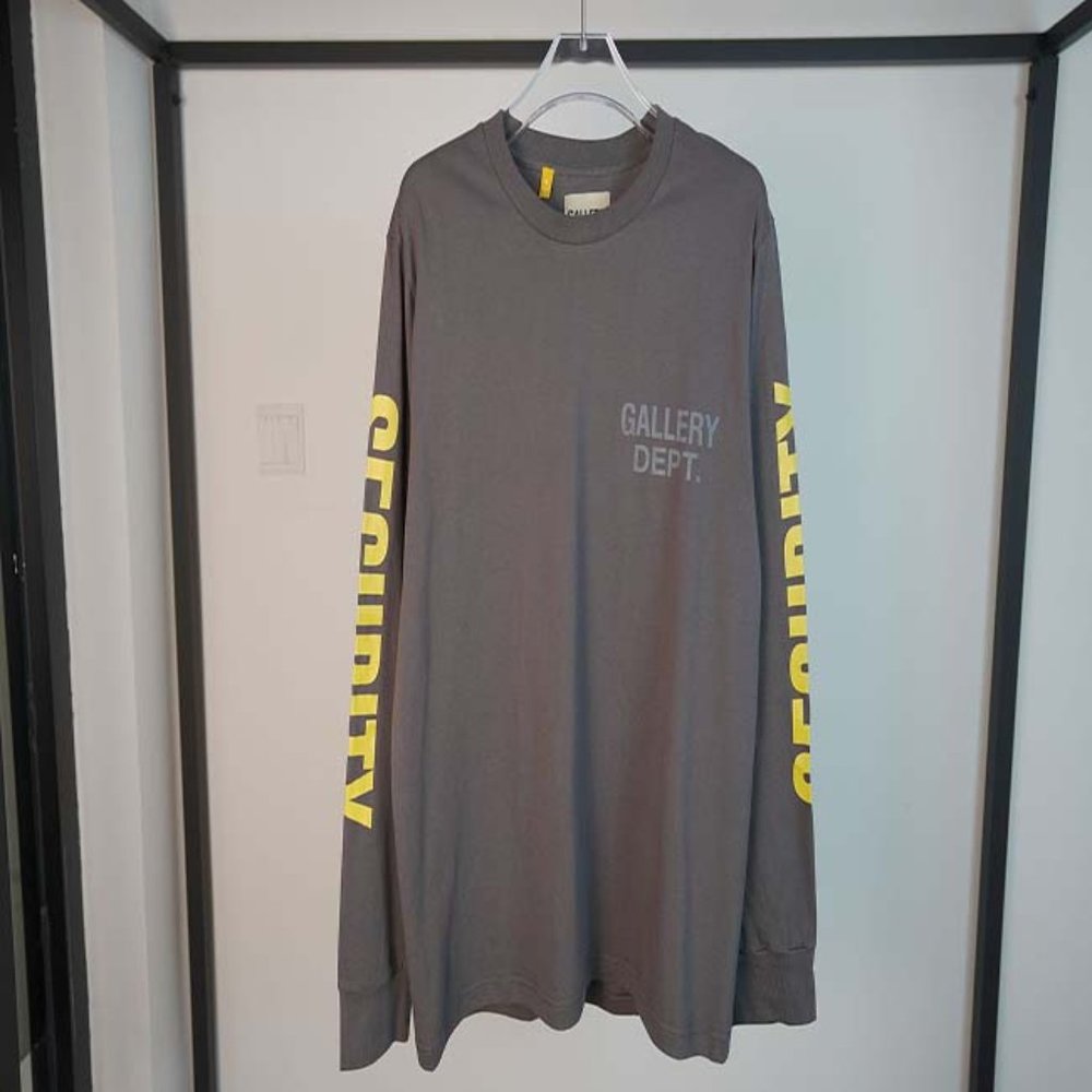 GALLERY DEPT Yellow Lettering Logo T-Shirt on Sleeve - Tan Long Sleeve